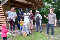 Gruppe_Geflu308chterer_mit_Betreuern_von_Buckow_e._V_und_Musimwa